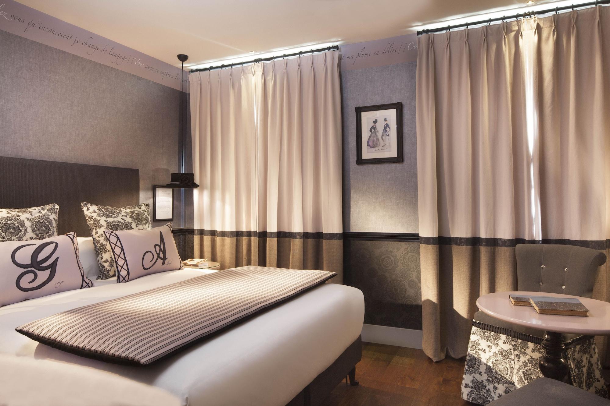 Les Plumes Hotel Parigi Esterno foto