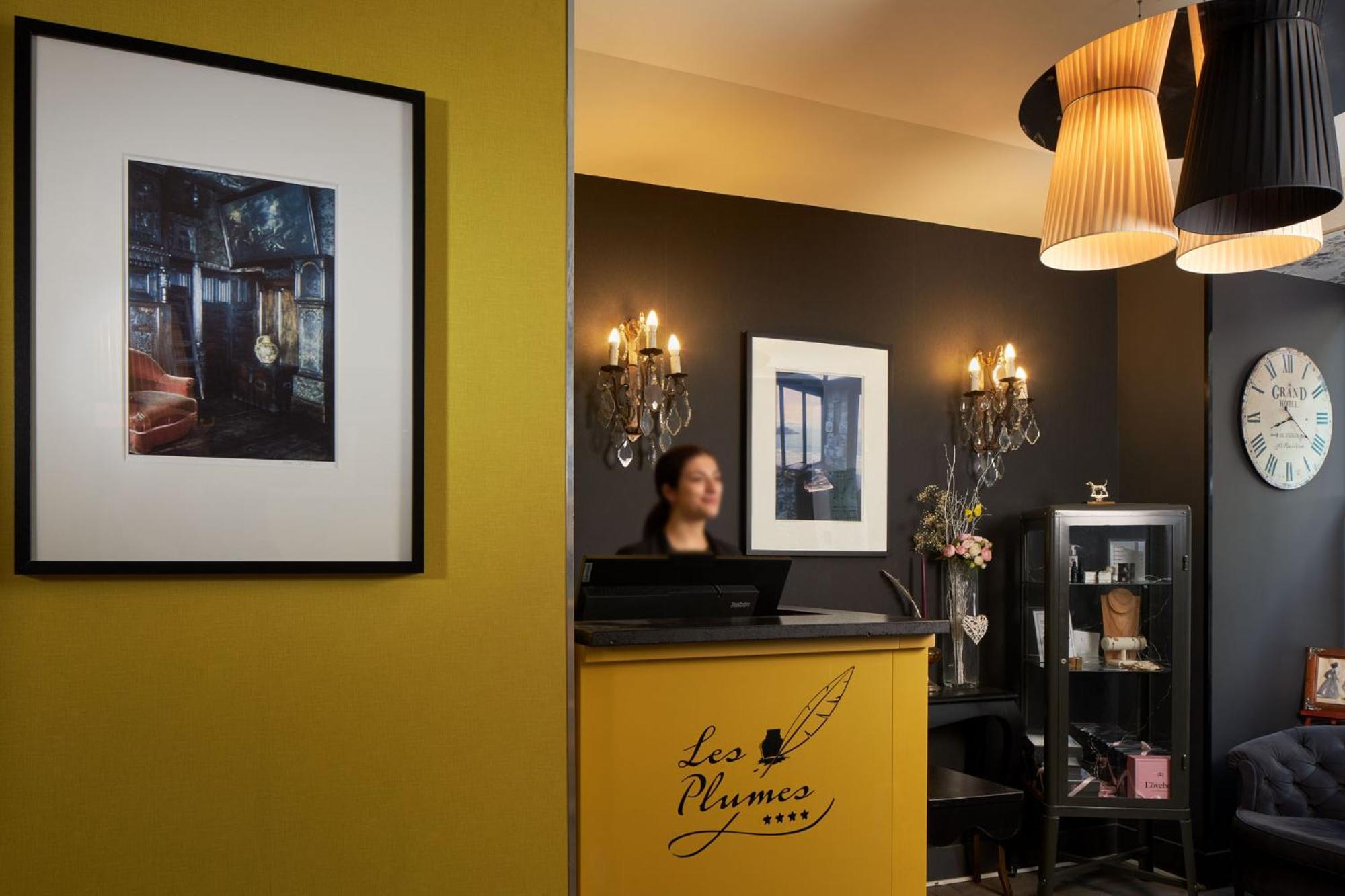 Les Plumes Hotel Parigi Esterno foto