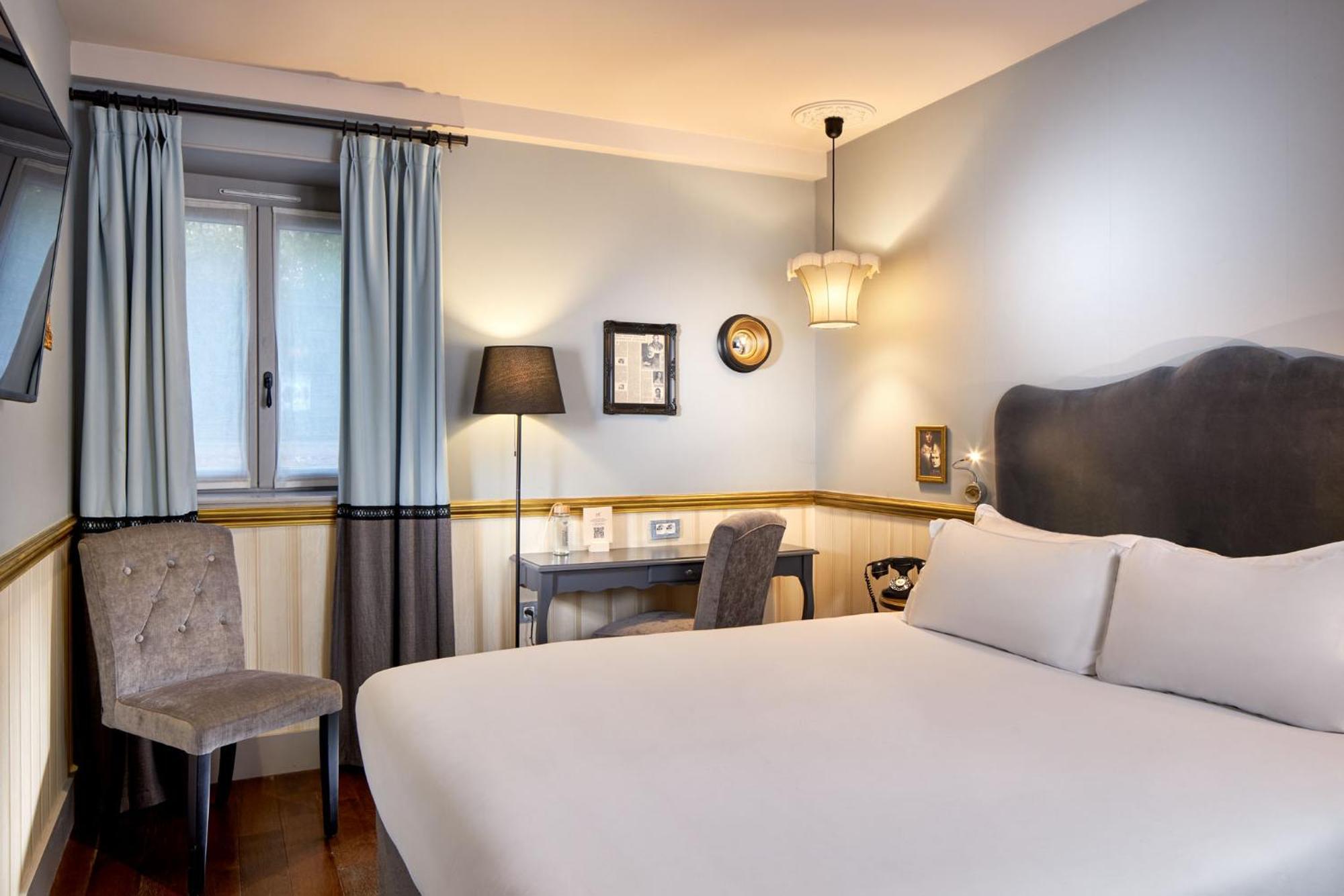 Les Plumes Hotel Parigi Esterno foto