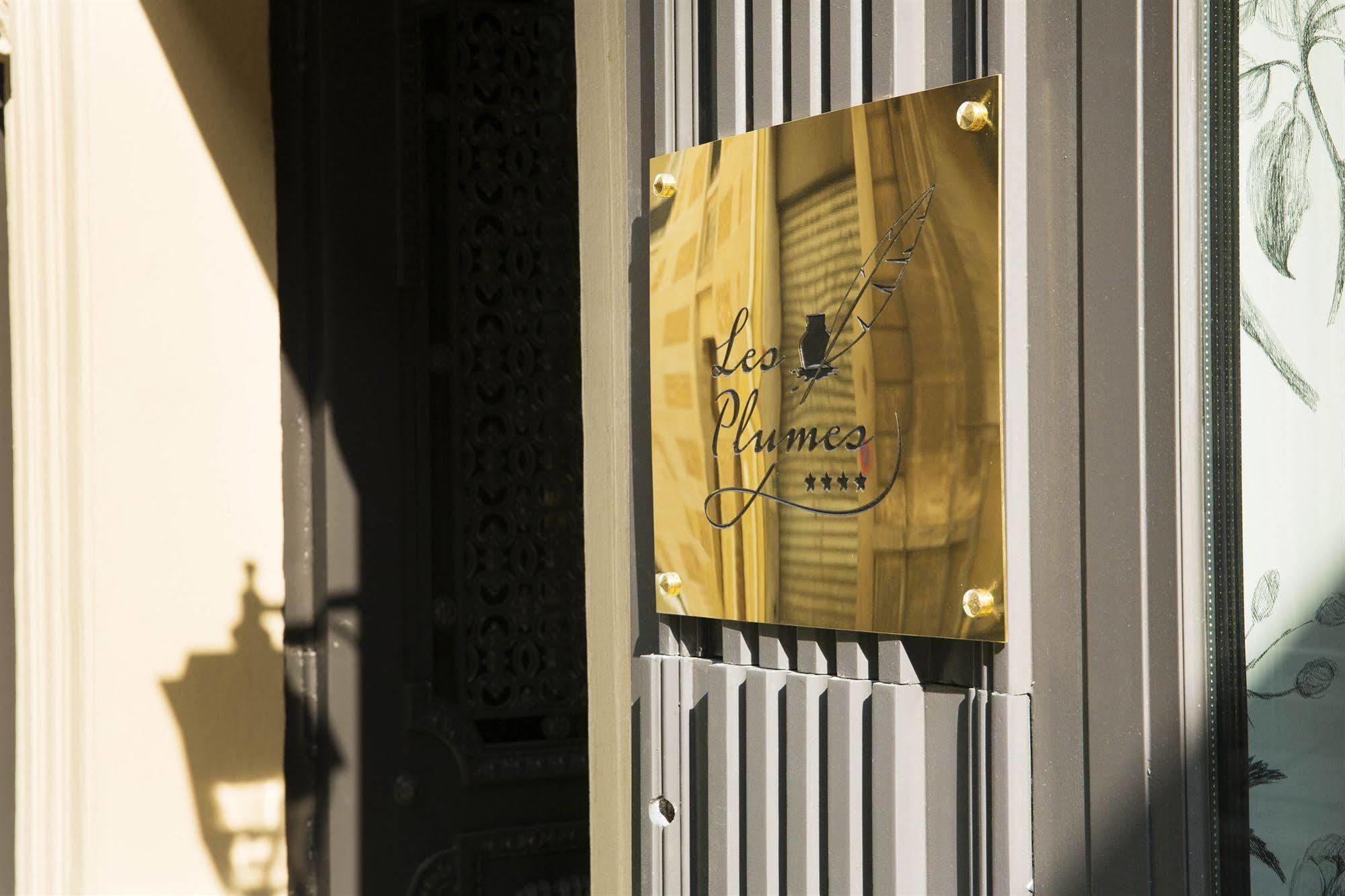 Les Plumes Hotel Parigi Esterno foto